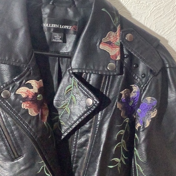 Colleen Lopez -Sz XL - Black F. Leather Jacket - Floral embroidery - black studs - Picture 5 of 12
